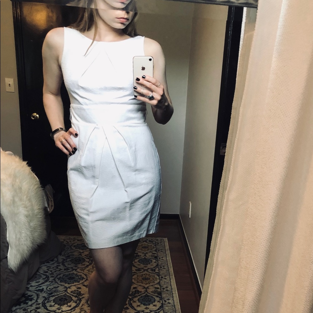 3/$25 White floral printed dress women’s size 7 - Picture 7 of 7